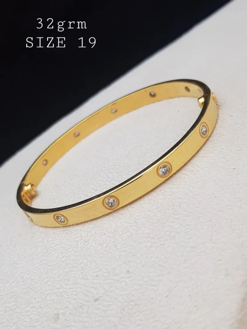 Classic stone-set bangle